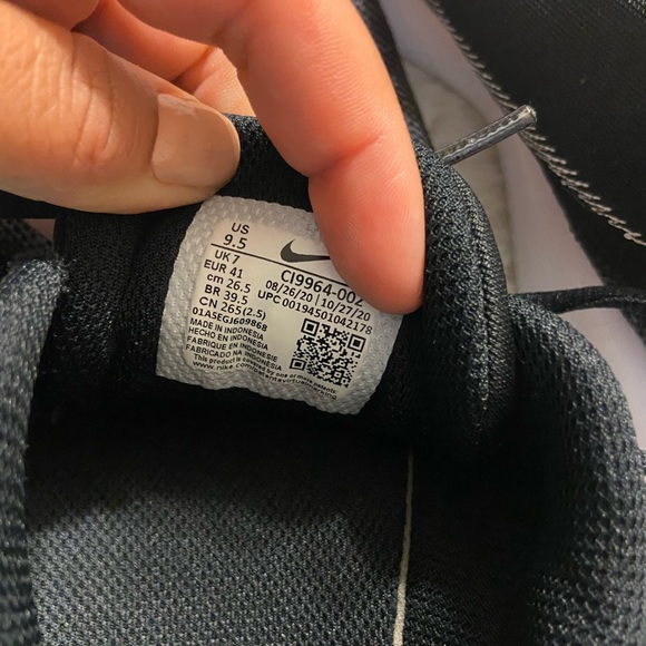 Nike women’s stroke running shoes Black White Dk Smoke Grey Iron Grey size 9.5 - Picture 9 of 14